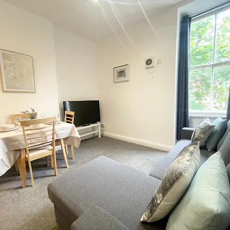Cozy 2br In Centre