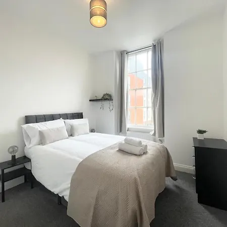 Cozy 2br In Centre Lägenhet