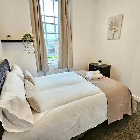 Cozy 2br In Centre Lägenhet
