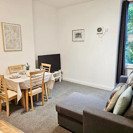 Cozy 2br In Centre Lägenhet *