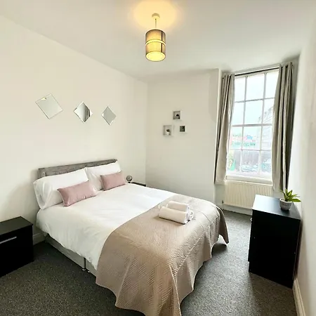 Cozy 2br In Centre Apartment