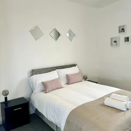 Cozy 2br In Centre Apartment